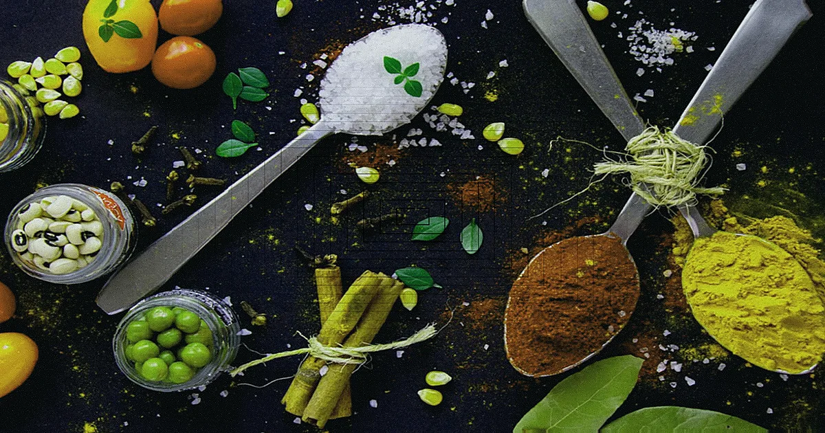 Mesa repleta de ingredientes exóticos e temperos de diversas culinárias.